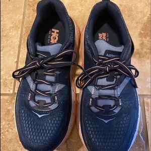 hoka one one tennis shoes